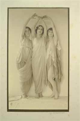 Lot 401 - Osborne, Li, 1883-1968