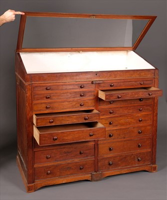Lot 132 - Museum display cabinet