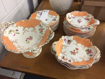 Lot 162 - Dessert Service. A Victorian porcelain dessert service