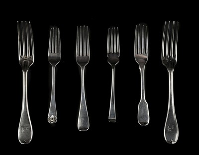 Lot 134 - Spoons. A collection of dessert and table spoons