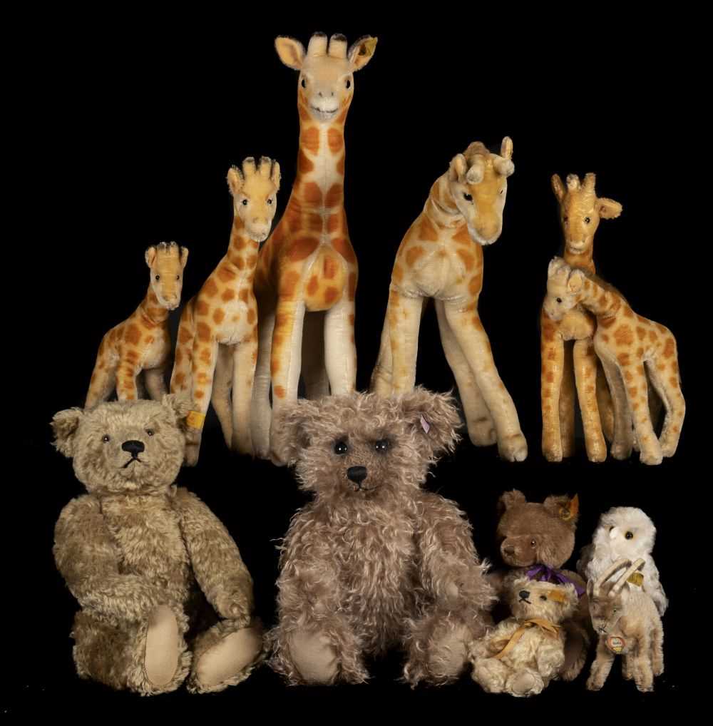 Lot 484 - Steiff. Grizzly Ted, 2004, & others