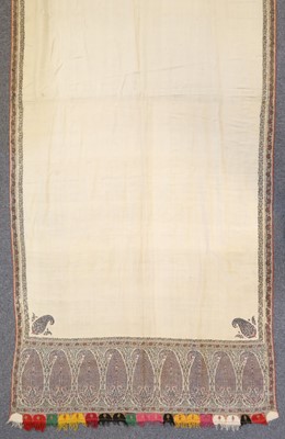 Lot 304 - Shawl. An early Kashmir shawl, circa 1800