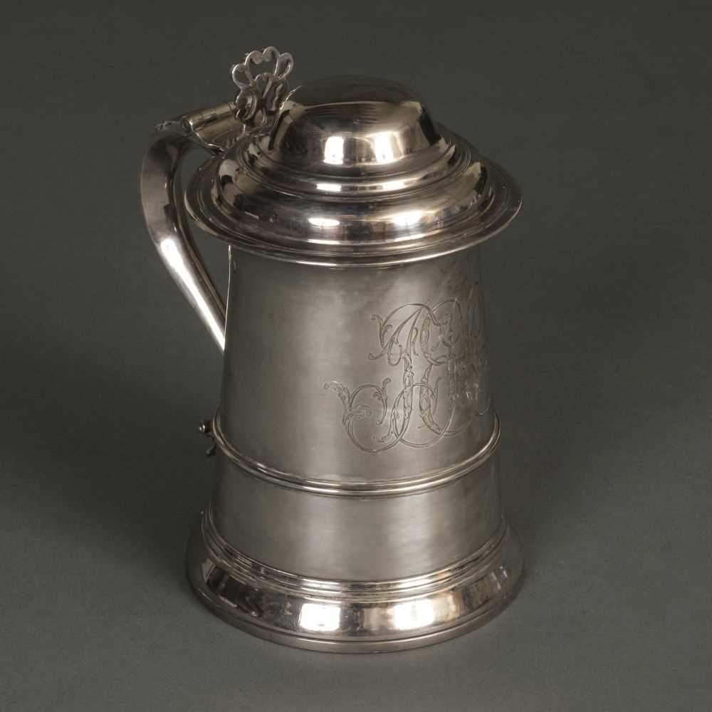 Lot 217 - Tankard. A George III silver tankard by John Swift, London 1773