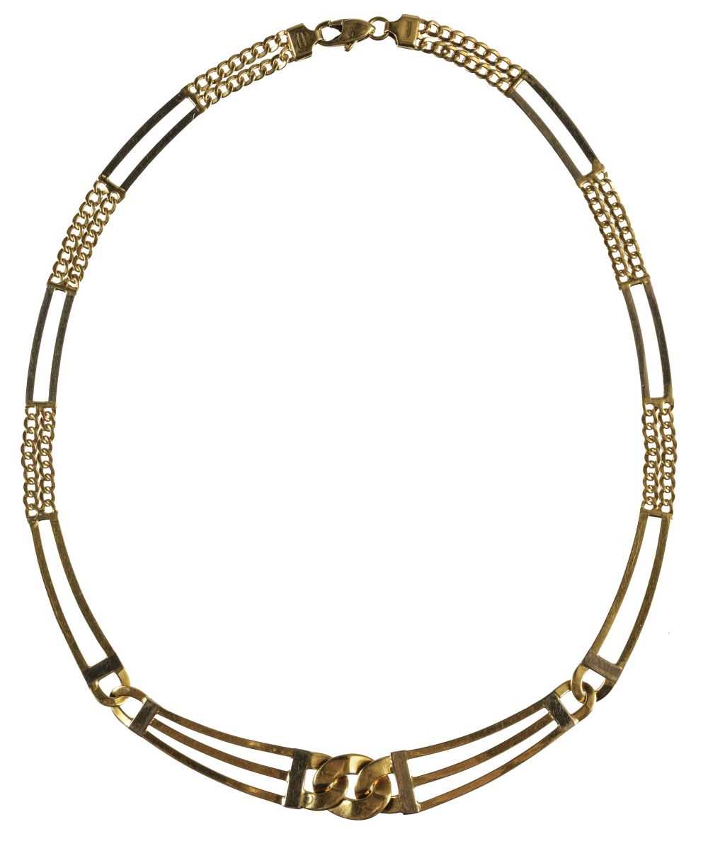 Lot 227 - Necklace. A modern gold necklace stamped '750'