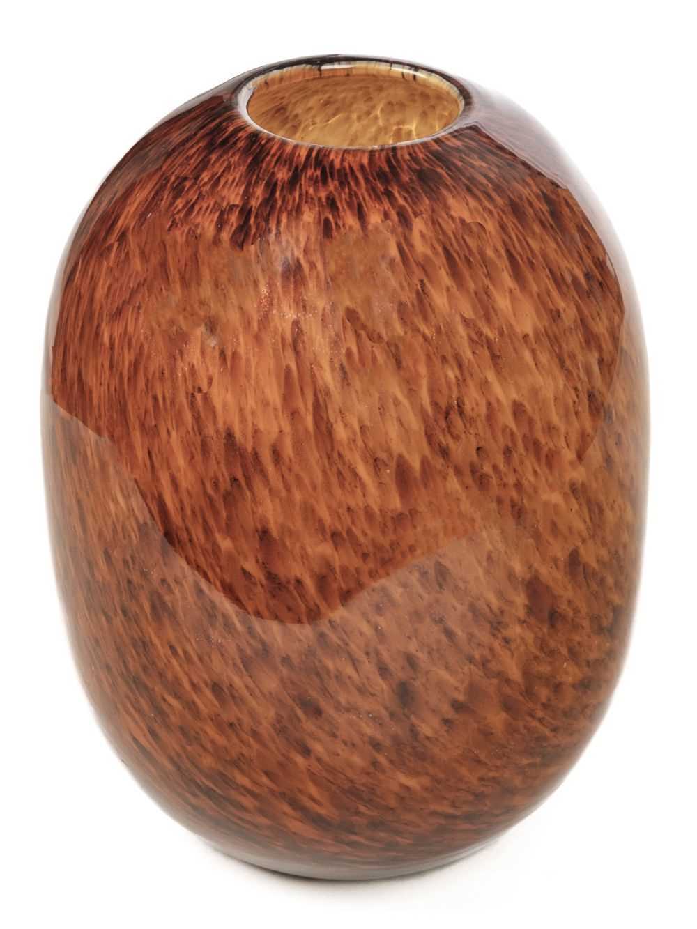 Lot 77 - Art Glass. A large art glass vase circa 1960s