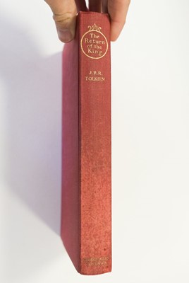 Lot 972 - Tolkien (J.R.R.) Lord of the rings 3 volumes mixed impressions 500-800