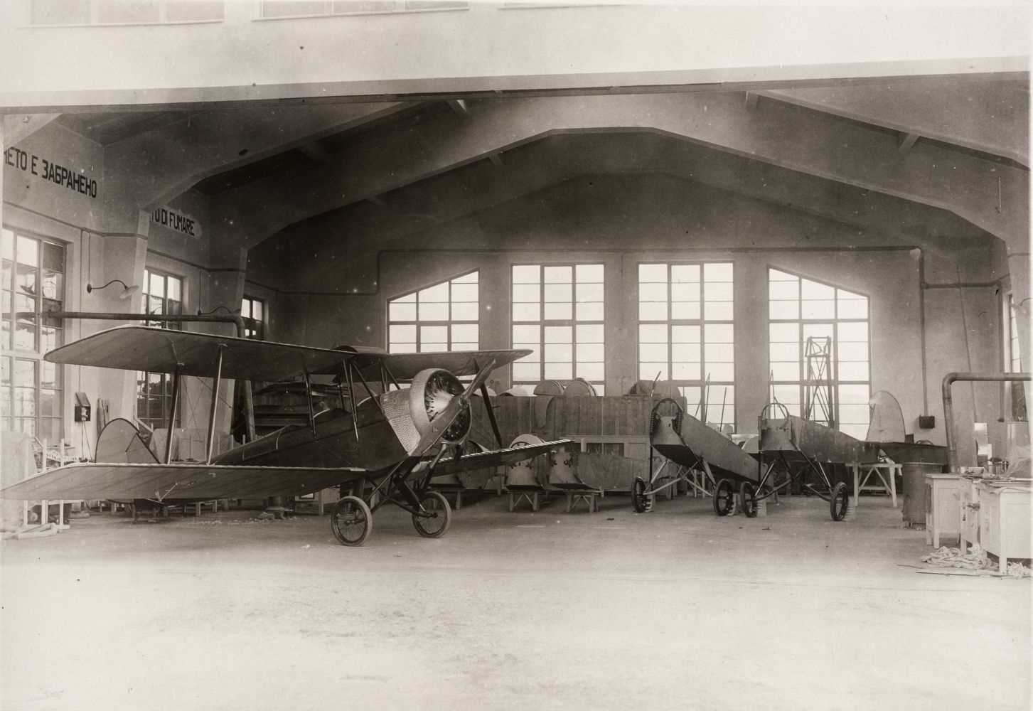 Lot 28 - Italian Aviation. An album of 100 original black and Caproni company photographs, circa 1930s