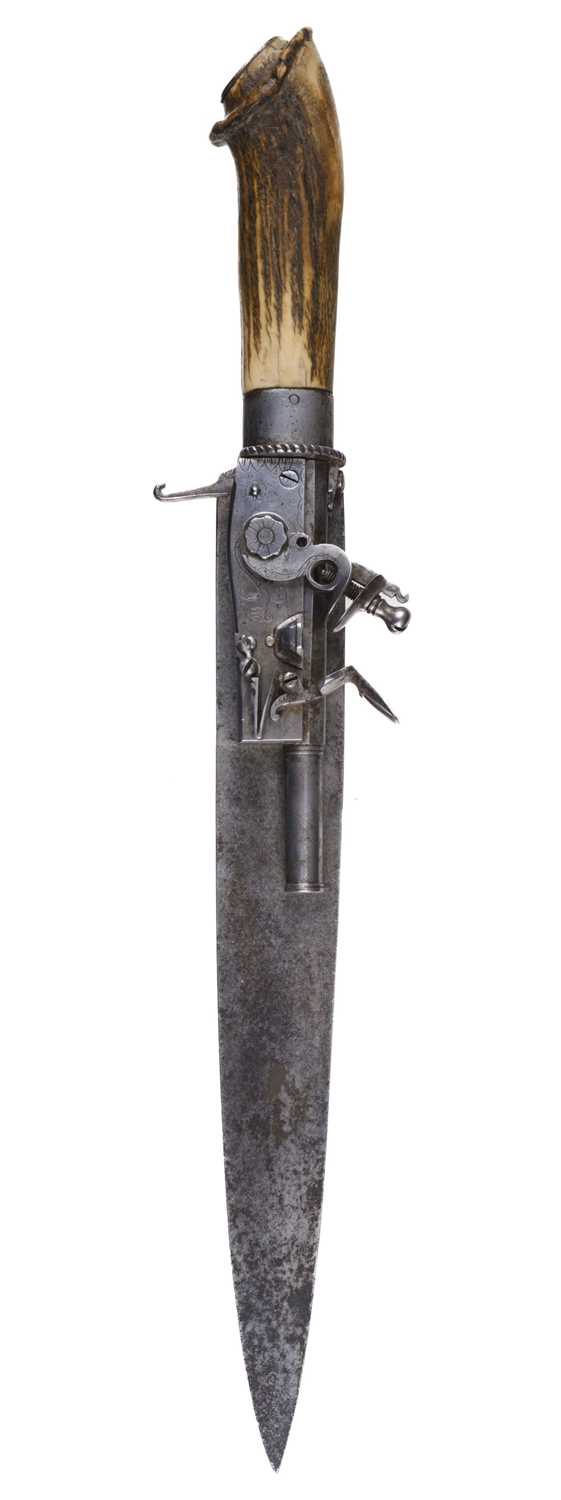 Lot 231 - Hunting Dagger. A Continental combined hunting knife and flintlock pistol, 18th century