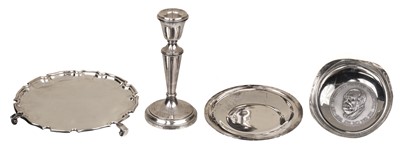 Lot 508 - Mixed Silver. An art deco silver salver by F.C.Richards, Birmingham, 1938