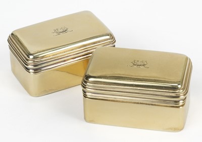 Lot 778 - Snuffboxes. A pair of George IV silver-gilt snuff boxes by Archibald Douglas, London, 1827