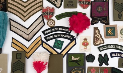 Lot 434 - Irish cloth badges. A mixed collection of Irish military cloth badges