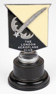 Lot 127 - Car badge. A scarce pre-WWII members' car badge