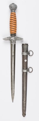 Lot 543 - Third Reich. A WWII 2nd Pattern Luftwaffe Officer's dagger