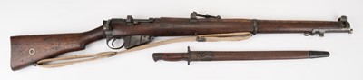 Lot 568 - Rifle. WWI Short Magazine Lee Enfield (S.M.L.E) Mk II Bolt Action .303 Rifle (deactivated)