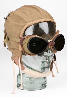 Lot 150 - Flying helmet. WWII American A9 flying helmet